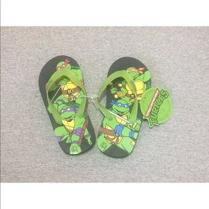 SIZE LARGE 2-3 NICKELODEON NINJA TURLES Flip Flops